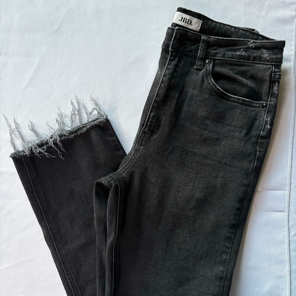 JBD - BLACK DENIM - FRAYED BOTTOM - STRAIGHT LEG - SIZE 29